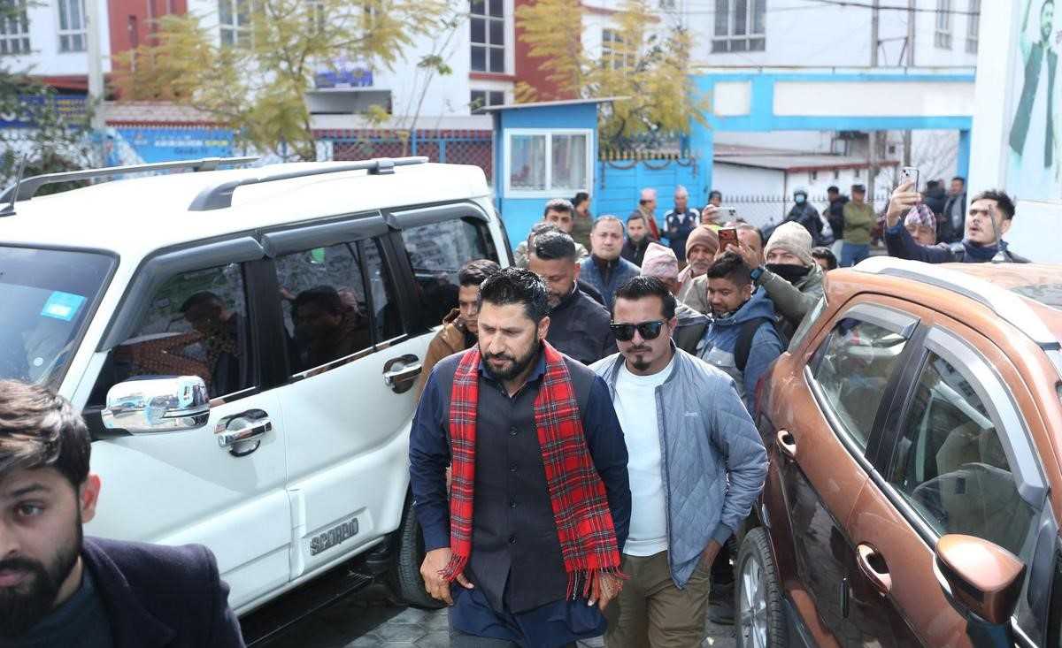 रवि लामिछानेको मुद्दा फिर्ता गर्ने सरकारको निर्णयमा बारको आपत्ति